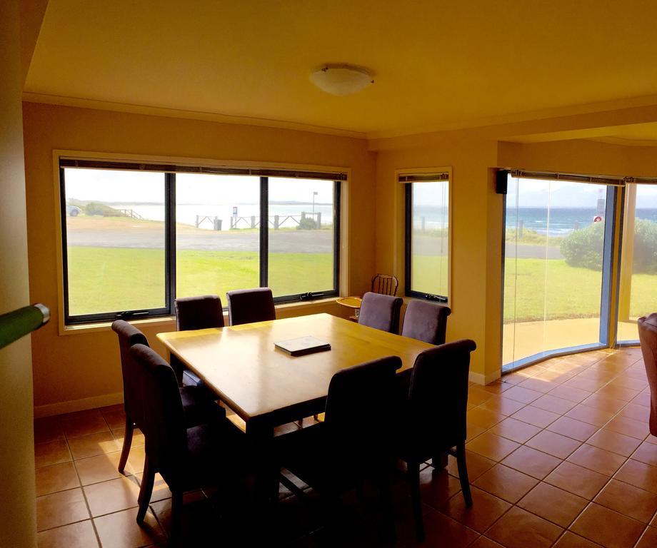 Horizons Beachfront Apartment Порт Феъри Екстериор снимка